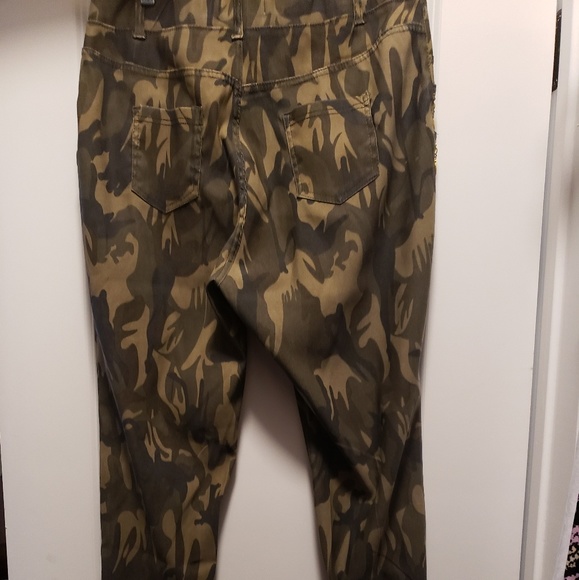 Pants - Picture 3 of 3